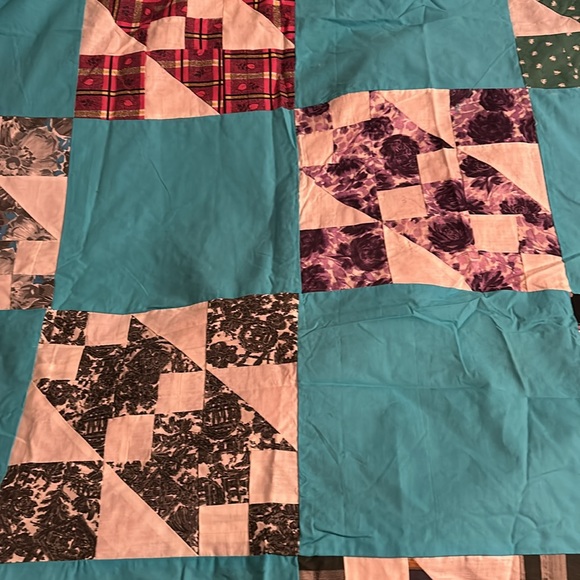 New homemade patchwork quilt top, queen sized (80”x70”) - Picture 3 of 3
